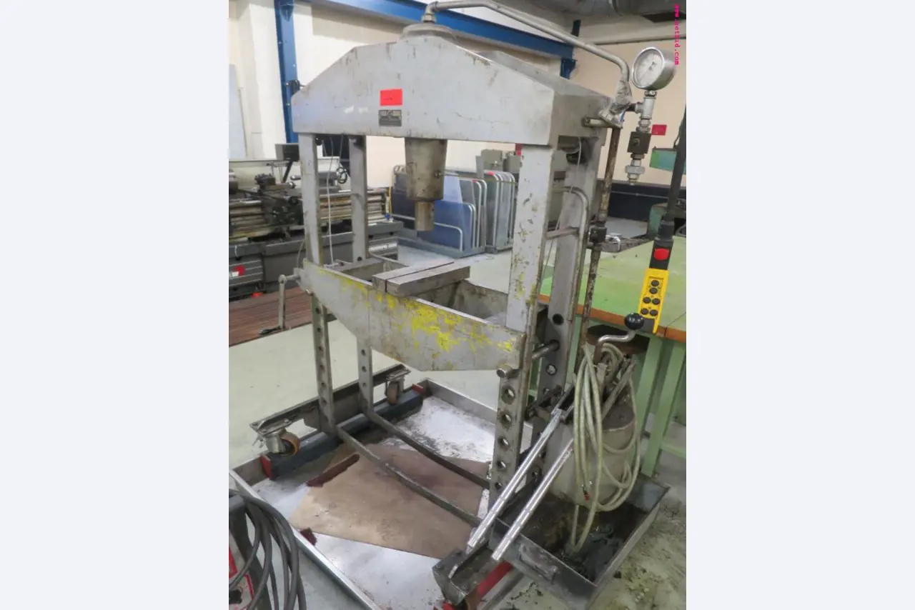 Máquinas de impressão e linhas de acabamento - 2º leilão-1