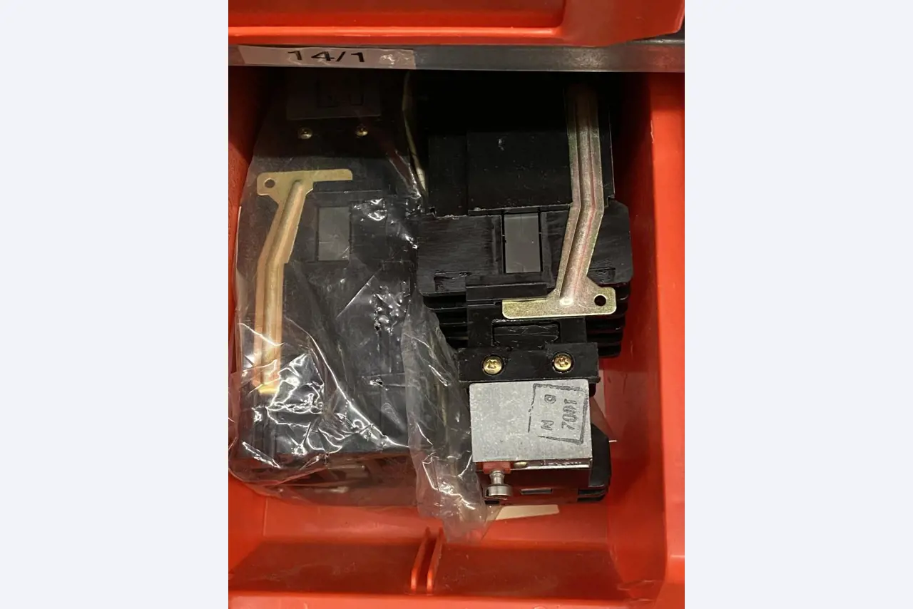 Máquinas de impressão e linhas de acabamento - 2º leilão-2