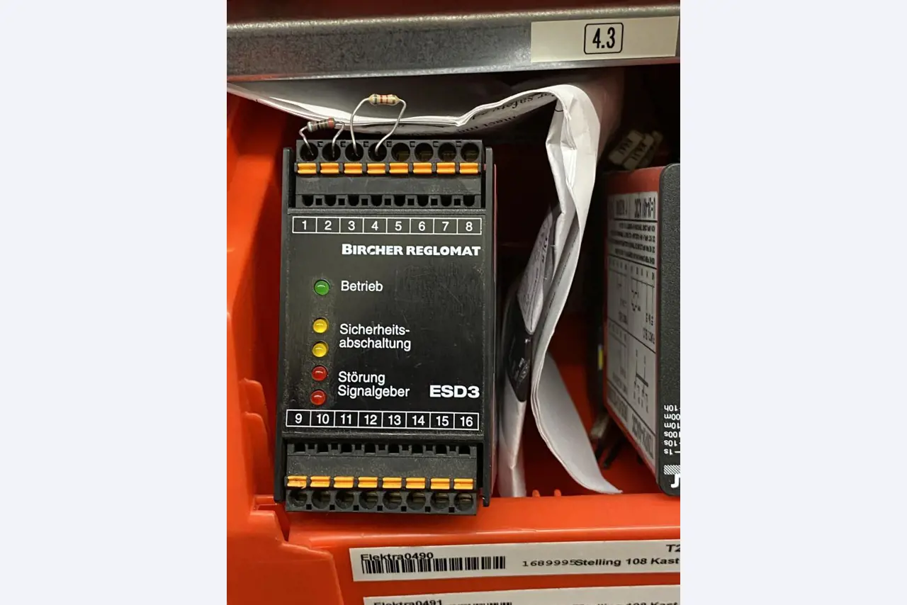 Máquinas de impressão e linhas de acabamento - 2º leilão-15