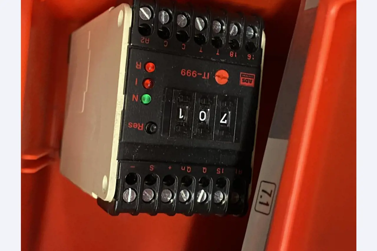 Máquinas de impressão e linhas de acabamento - 2º leilão-3