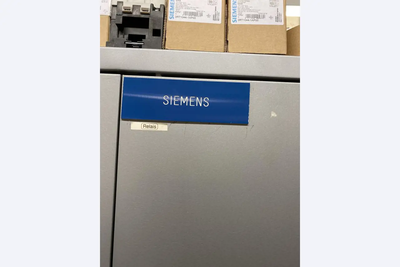 Máquinas de impressão e linhas de acabamento - 2º leilão-1