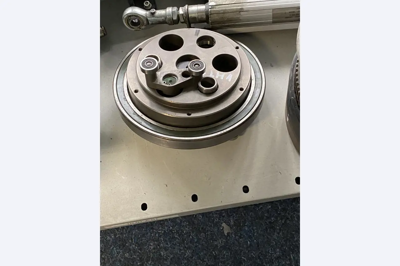 Máquinas de impressão e linhas de acabamento - 2º leilão-2