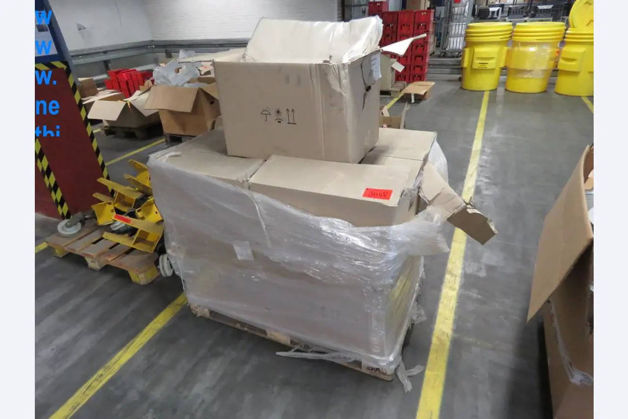 Accesorios para impresoras, piezas de recambio y líneas de acabado - 3ª subasta-1