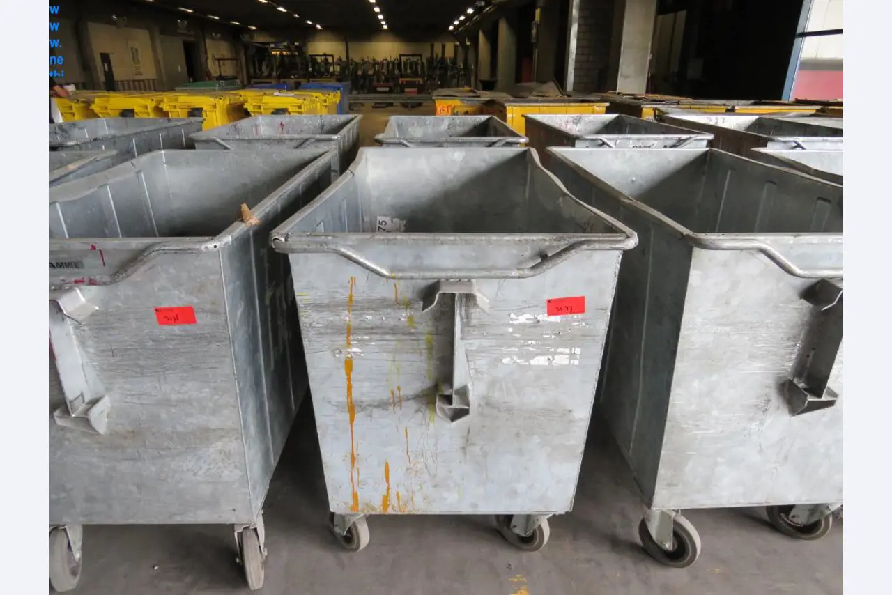 Accesorios para impresoras, piezas de recambio y líneas de acabado - 3ª subasta-1