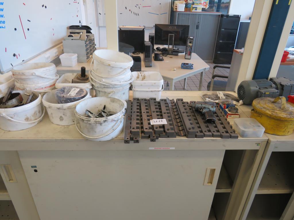 Acessórios para impressoras, peças sobressalentes e linhas de acabamento - 3º leilão-16