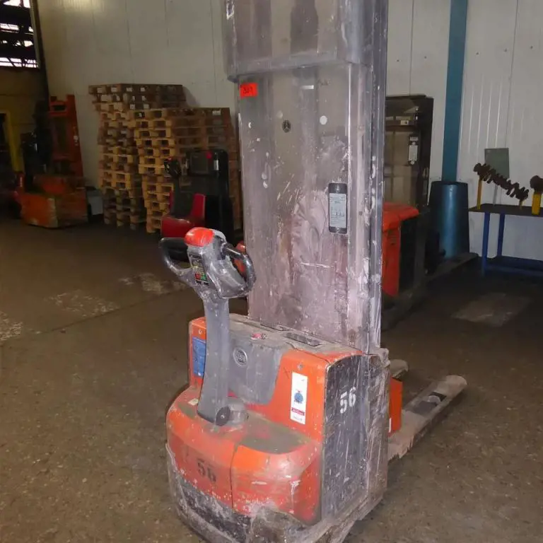 Electric high lift truck (56) BT