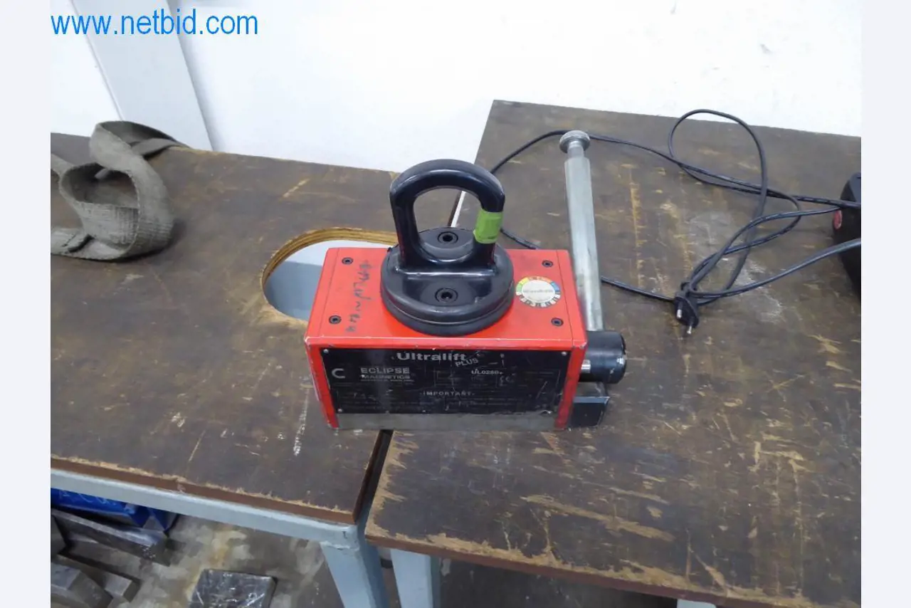 Řezací stroje, dílenské vybavení-1