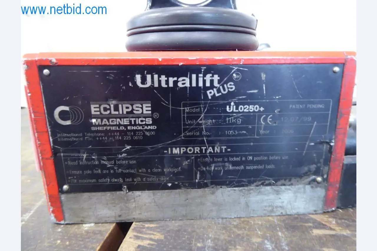 Řezací stroje, dílenské vybavení-2