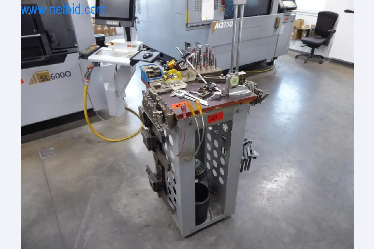 Machines d'usinage, équipement d'atelier-1