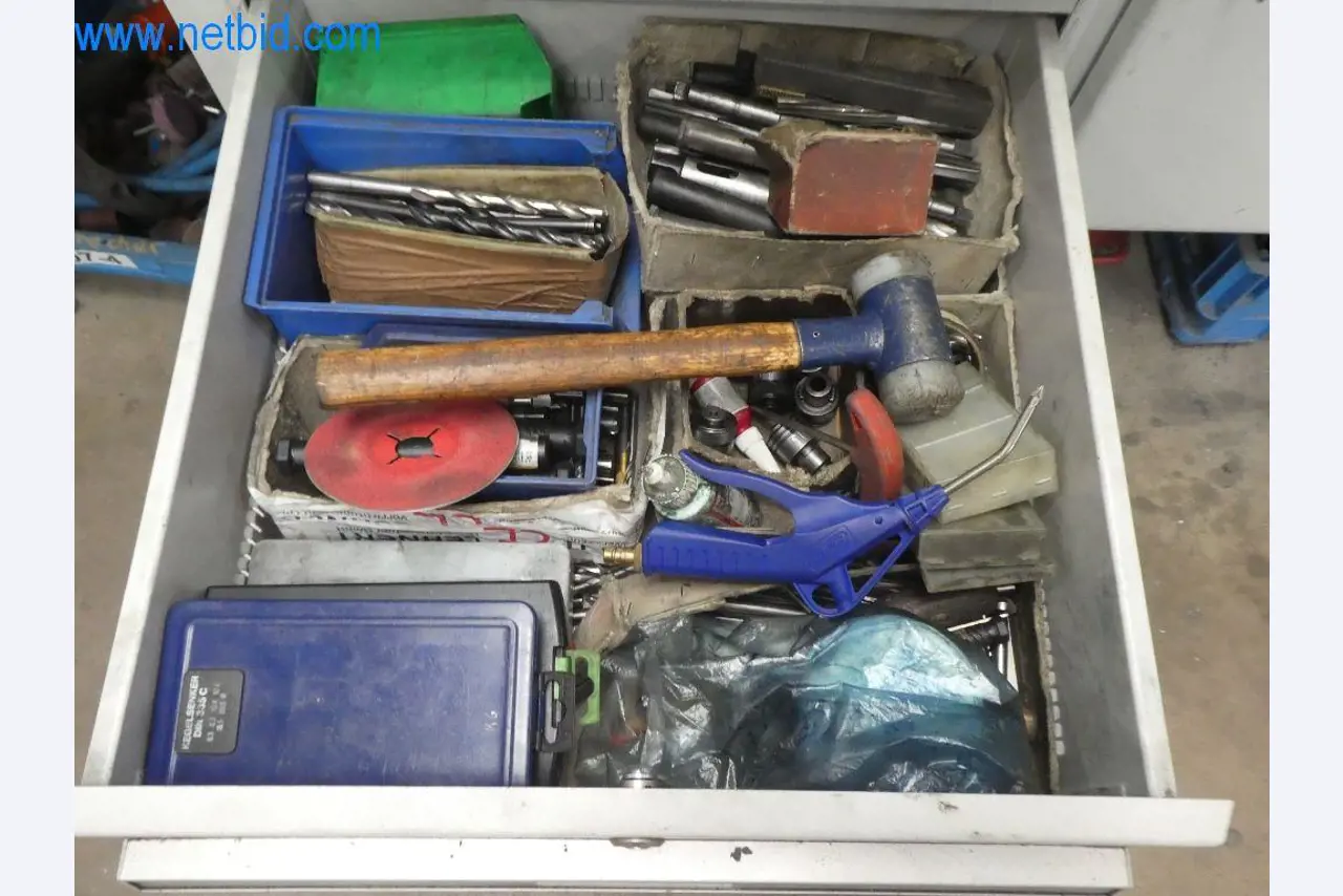 Řezací stroje, dílenské vybavení-11