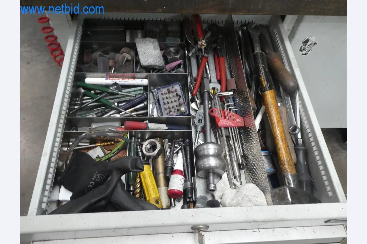 Řezací stroje, dílenské vybavení-8