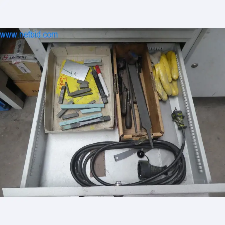 Řezací stroje, dílenské vybavení-8