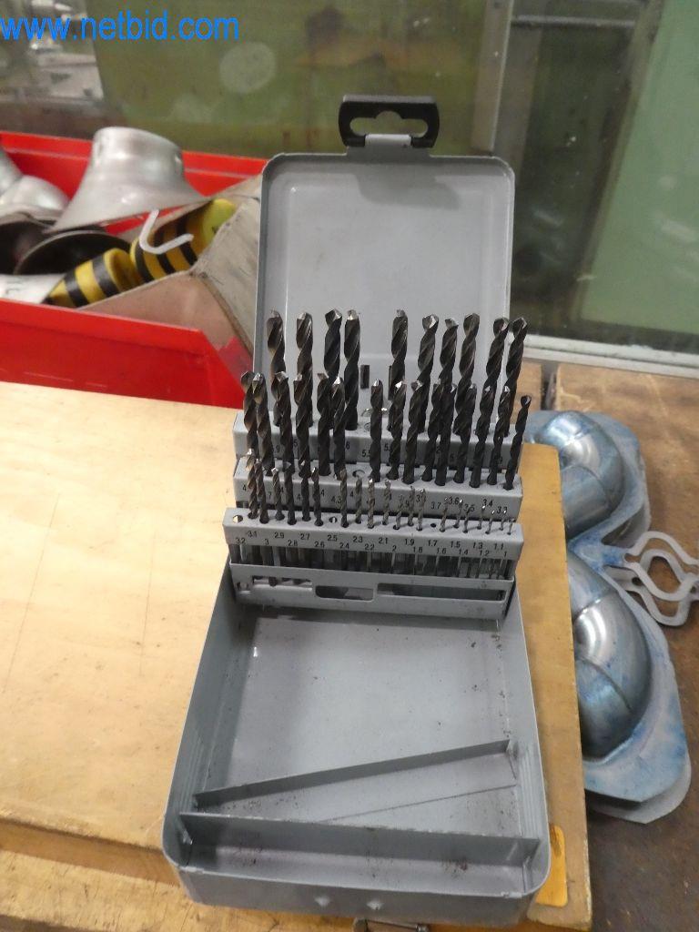 Řezací stroje, dílenské vybavení-11