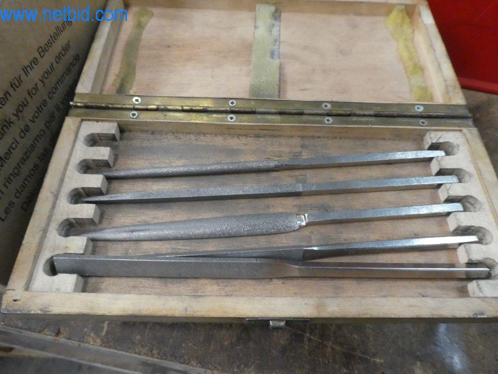 Řezací stroje, dílenské vybavení-12