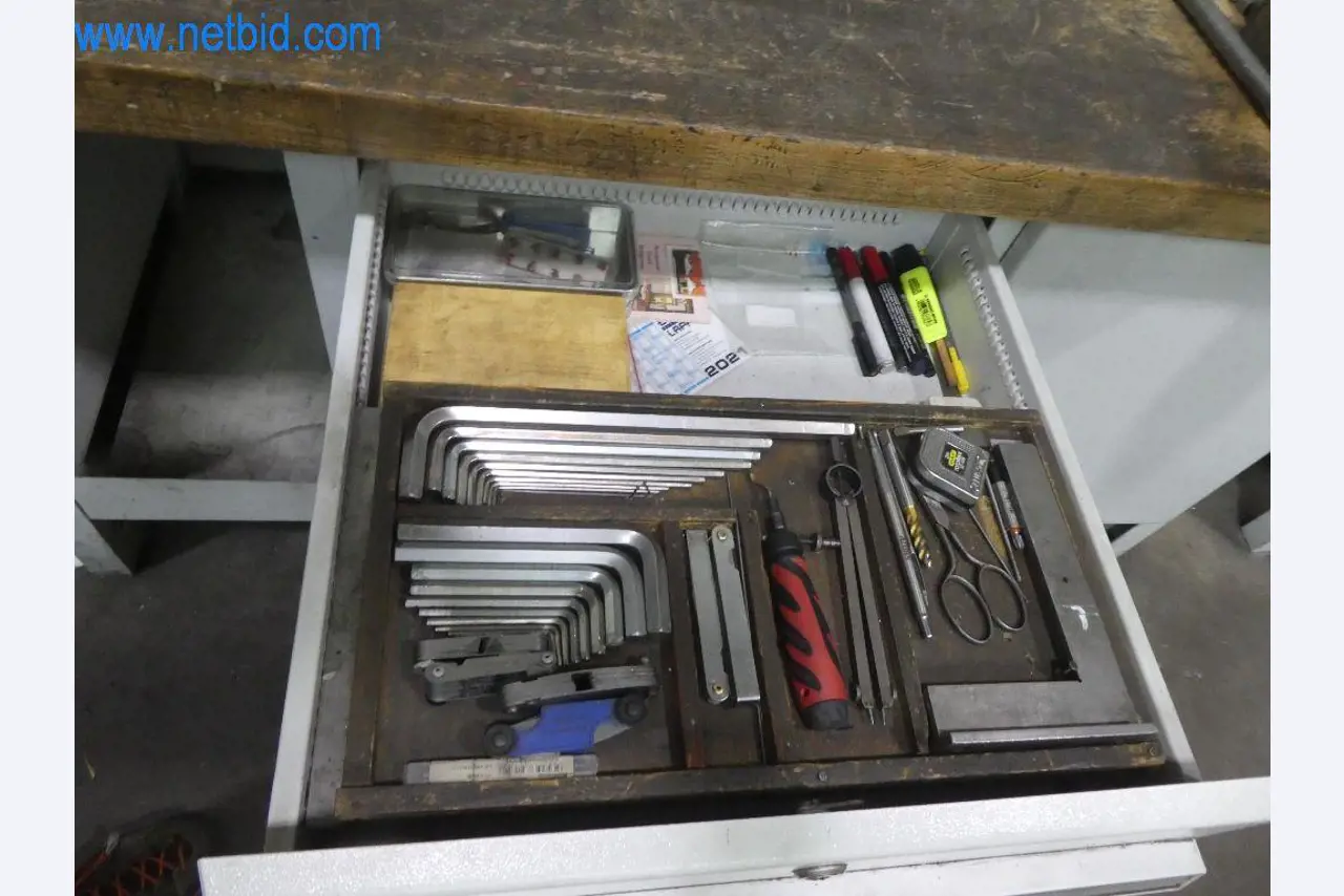 Řezací stroje, dílenské vybavení-11