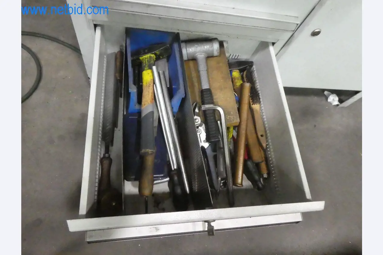 Řezací stroje, dílenské vybavení-8