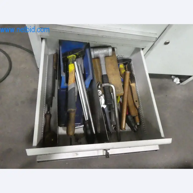 Řezací stroje, dílenské vybavení-8