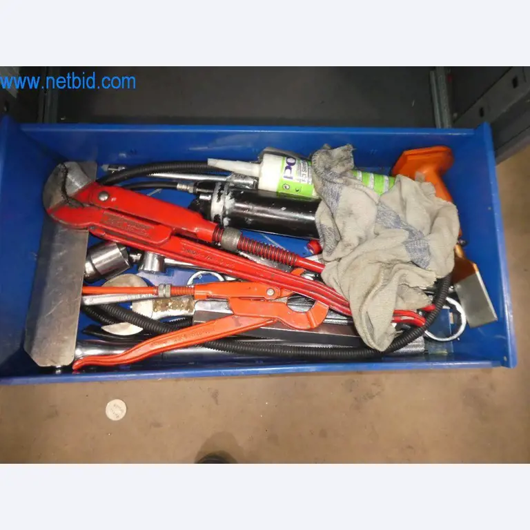 Řezací stroje, dílenské vybavení-8