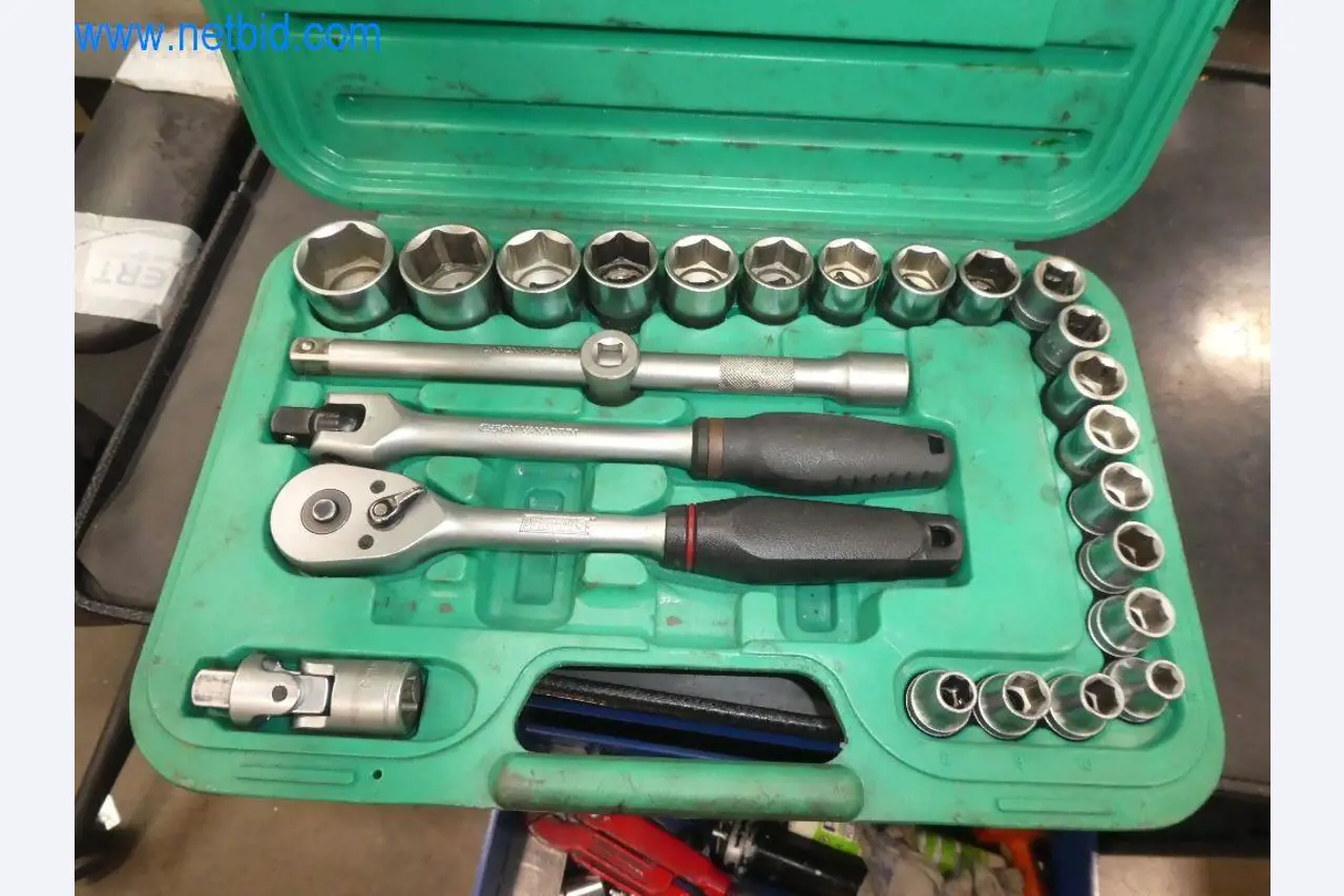 Řezací stroje, dílenské vybavení-9