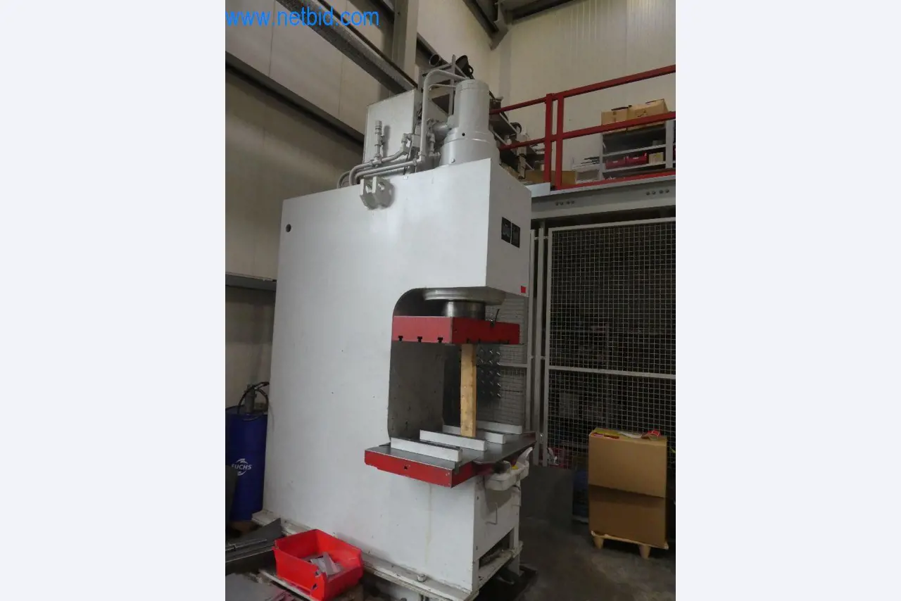 Řezací stroje, dílenské vybavení-1