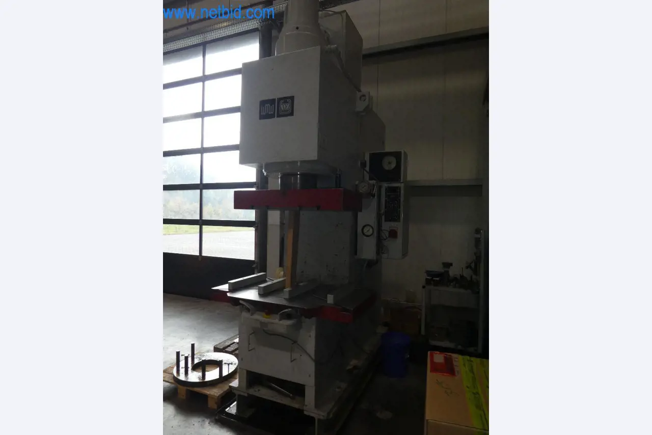 Řezací stroje, dílenské vybavení-2