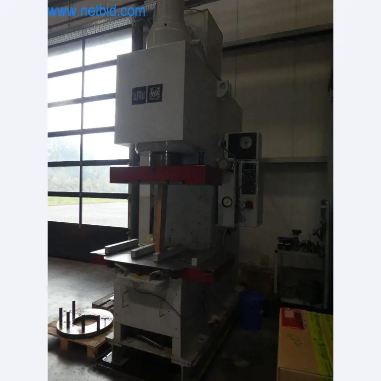 Řezací stroje, dílenské vybavení-2