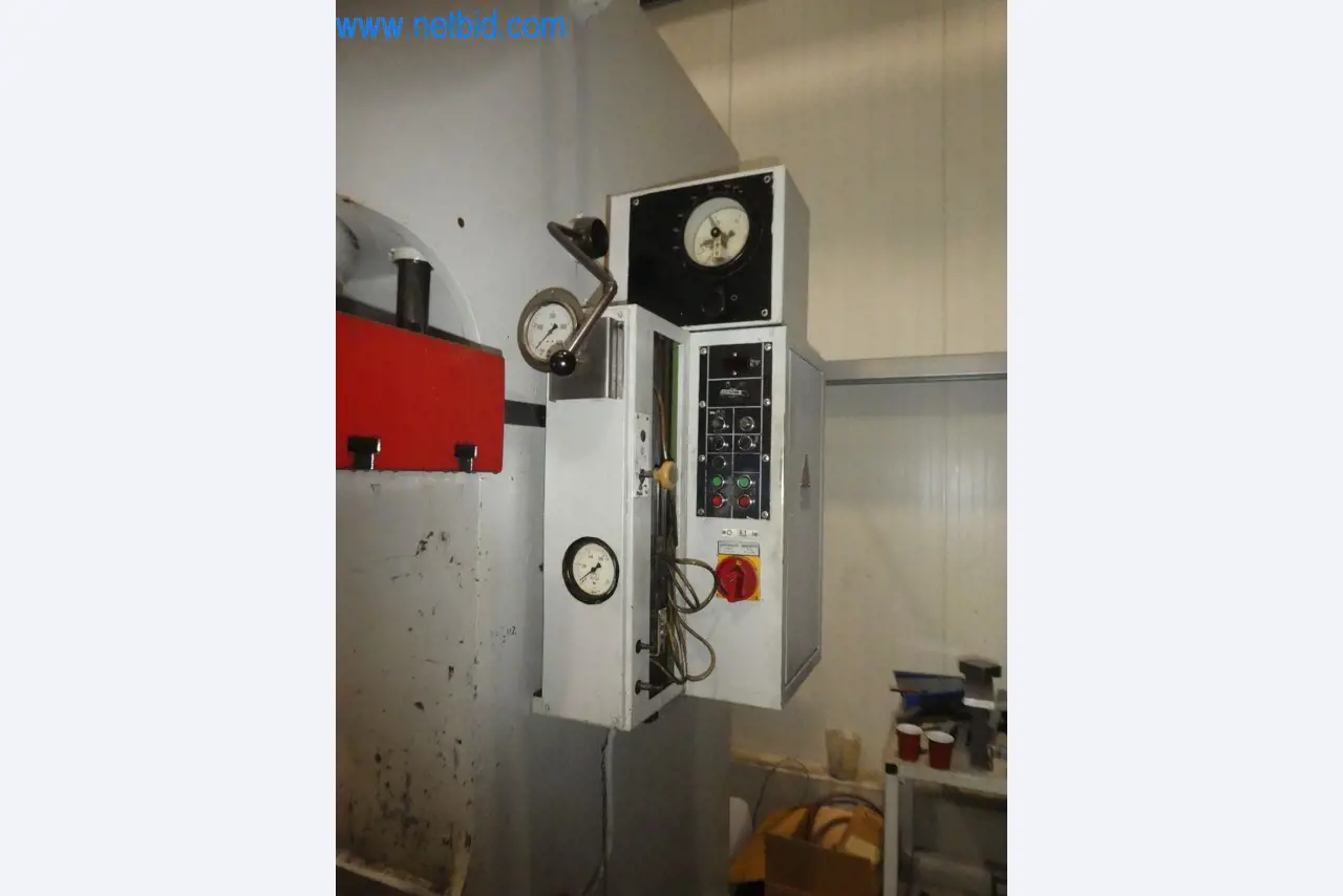 Řezací stroje, dílenské vybavení-3