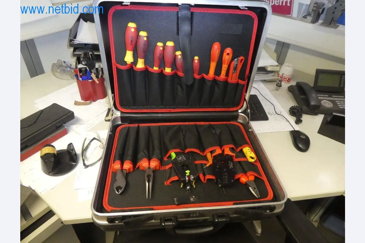 Řezací stroje, dílenské vybavení-2