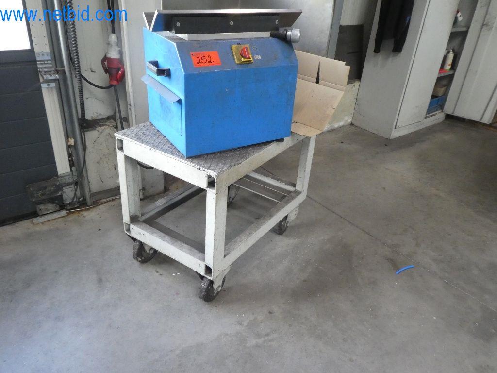 Řezací stroje, dílenské vybavení-3