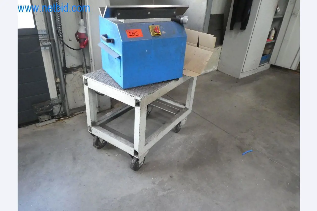 Maszyny do cięcia, sprzęt warsztatowy-3