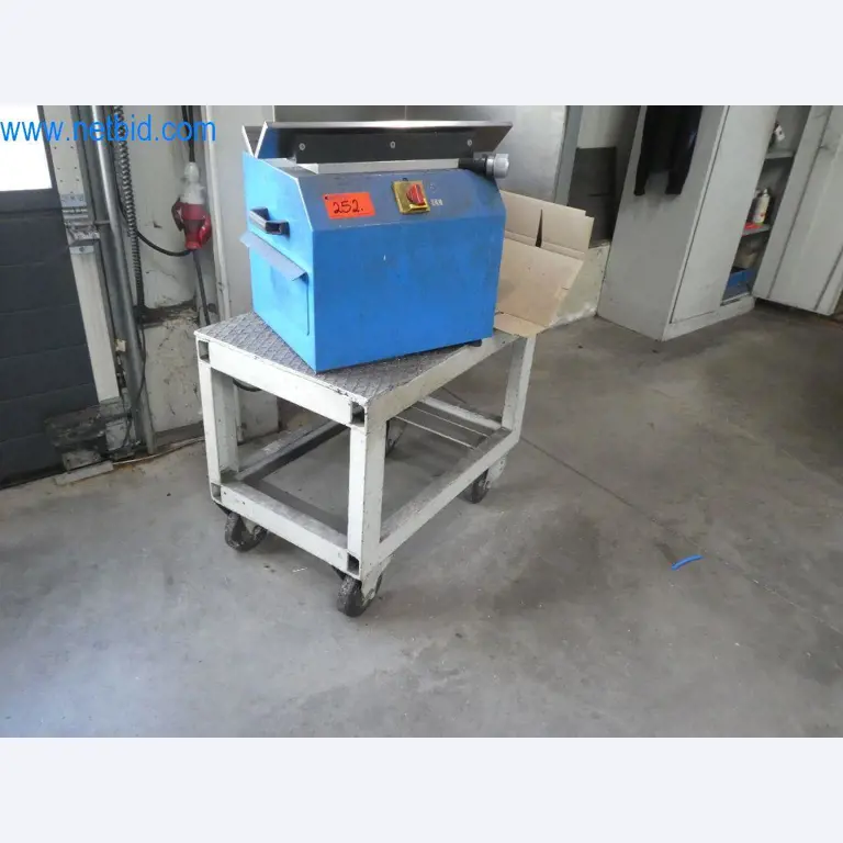 Maszyny do cięcia, sprzęt warsztatowy-3