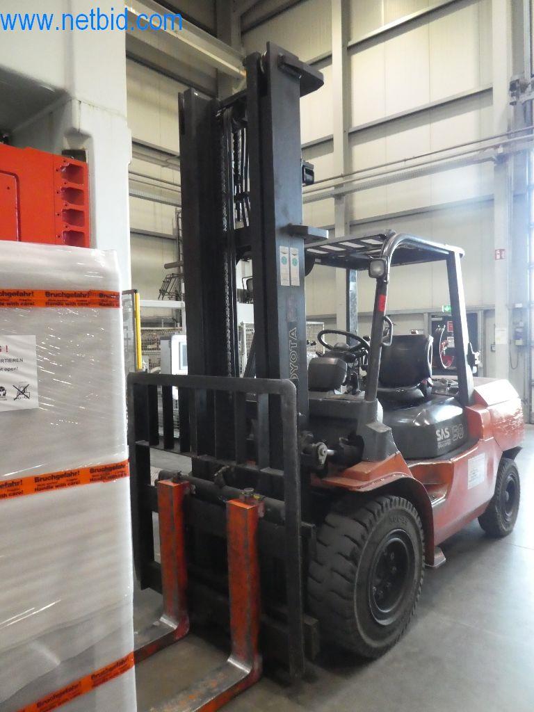 Řezací stroje, dílenské vybavení-10