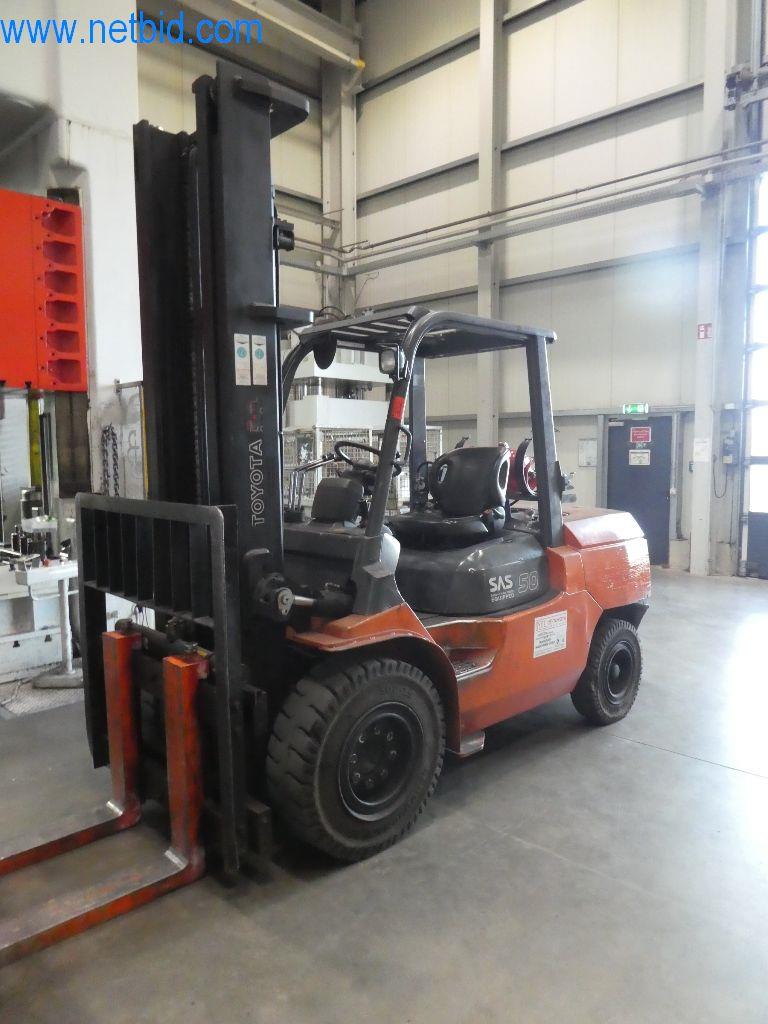 Řezací stroje, dílenské vybavení-1