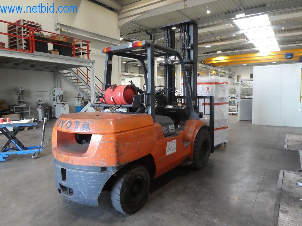 Řezací stroje, dílenské vybavení-3