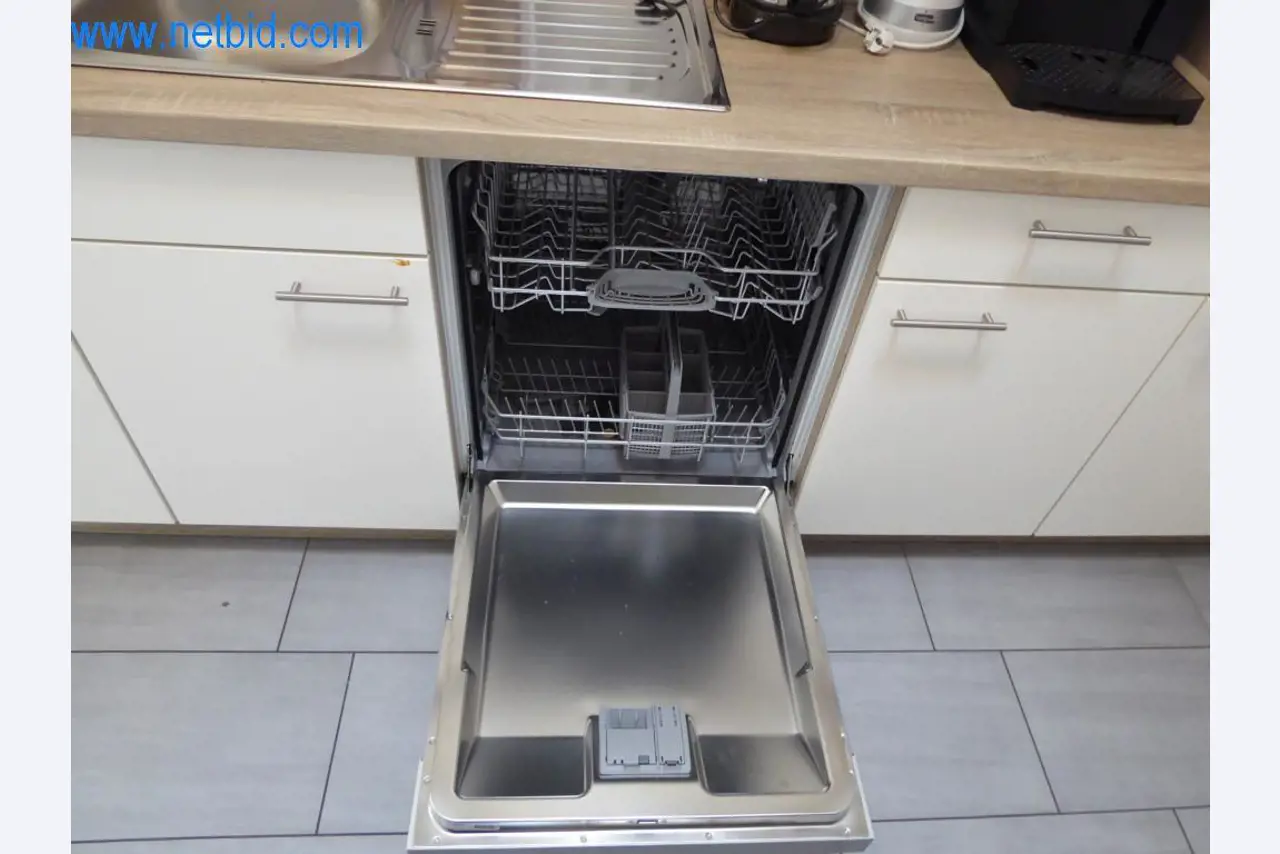 Řezací stroje, dílenské vybavení-2