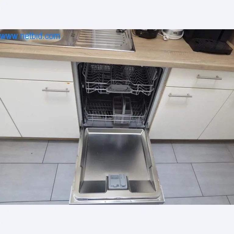 Řezací stroje, dílenské vybavení-2