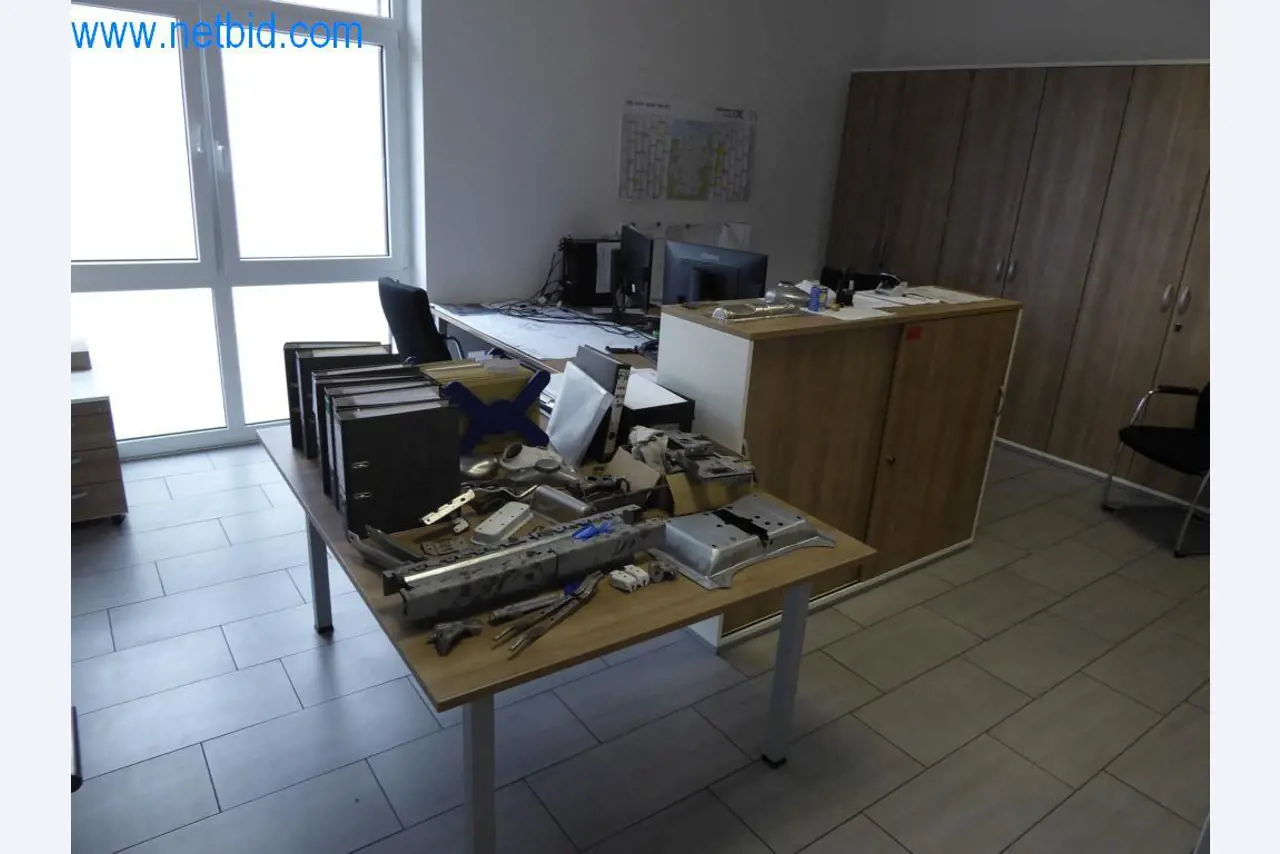 Řezací stroje, dílenské vybavení-1