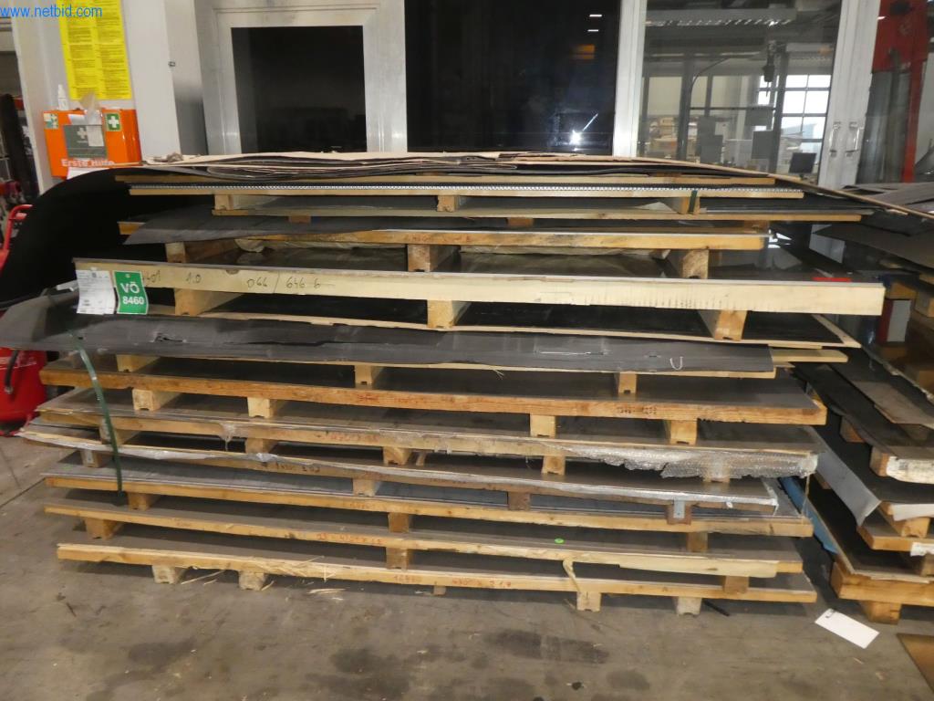 Řezací stroje, dílenské vybavení-12