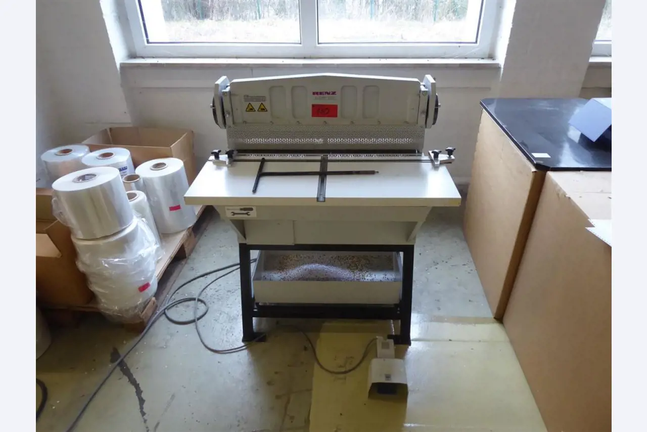 Tiskanje prikazovalnikov, izdelava prikazovalnikov, nadaljnja obdelava kartonske embalaže-1