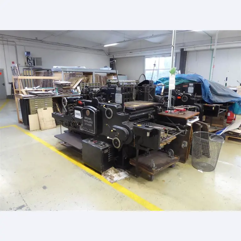 Tiskanje prikazovalnikov, izdelava prikazovalnikov, nadaljnja obdelava kartonske embalaže-1