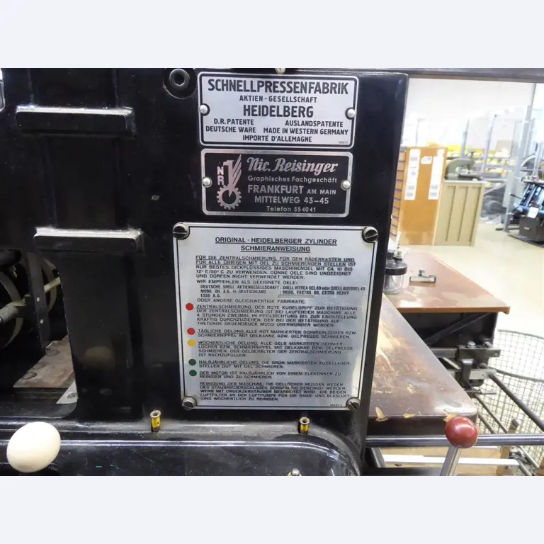 Tiskanje prikazovalnikov, izdelava prikazovalnikov, nadaljnja obdelava kartonske embalaže-2