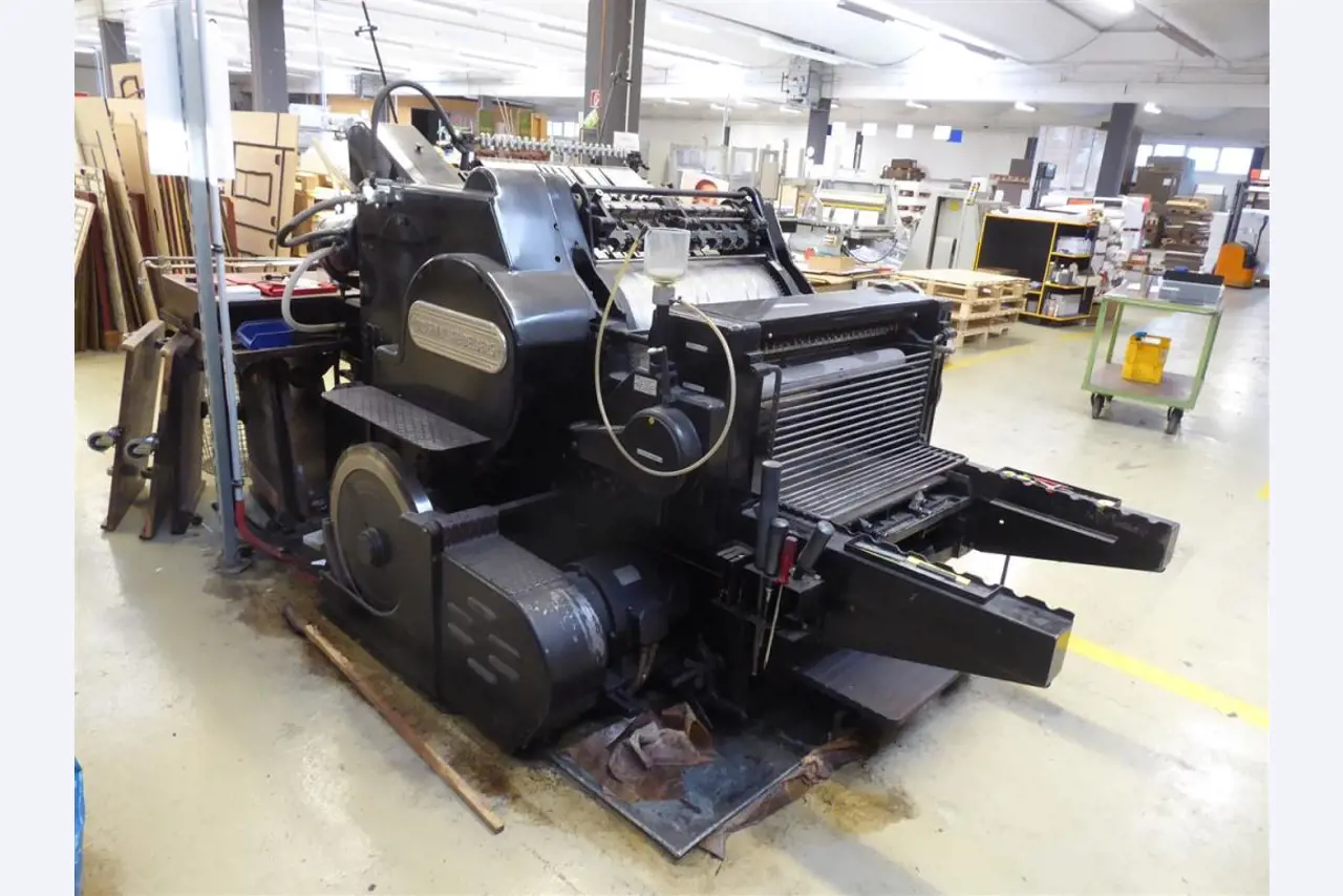 Tiskanje prikazovalnikov, izdelava prikazovalnikov, nadaljnja obdelava kartonske embalaže-6