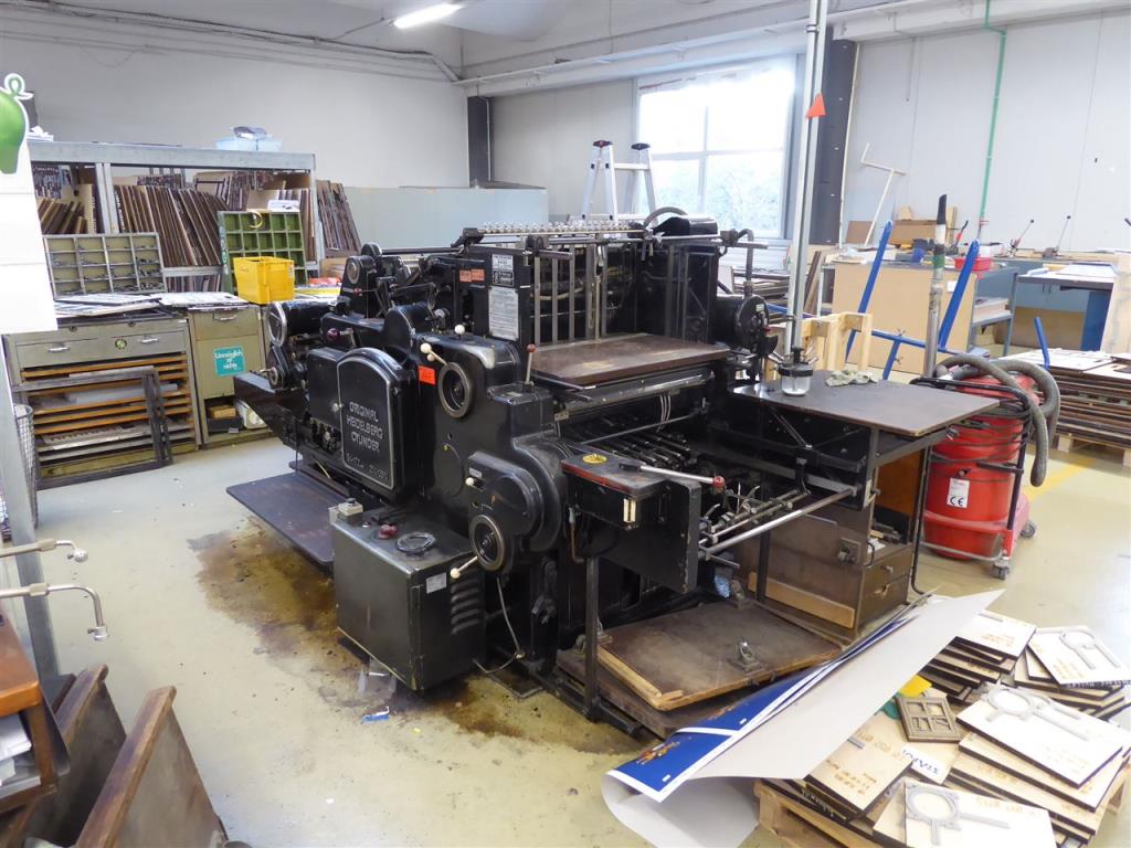 Druk ekspozytorów, produkcja ekspozytorów, dalsza obróbka opakowań kartonowych-1