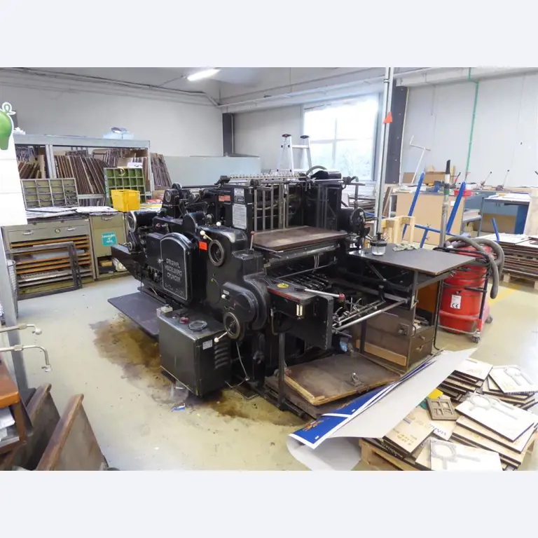 Tiskanje prikazovalnikov, izdelava prikazovalnikov, nadaljnja obdelava kartonske embalaže-1