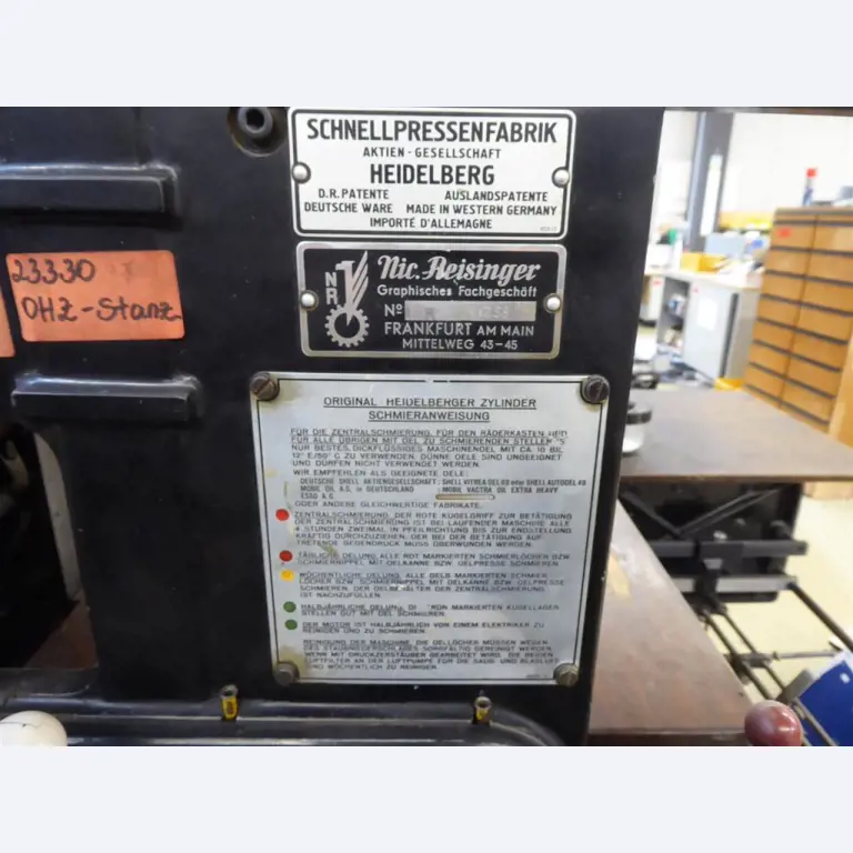 Tiskanje prikazovalnikov, izdelava prikazovalnikov, nadaljnja obdelava kartonske embalaže-2