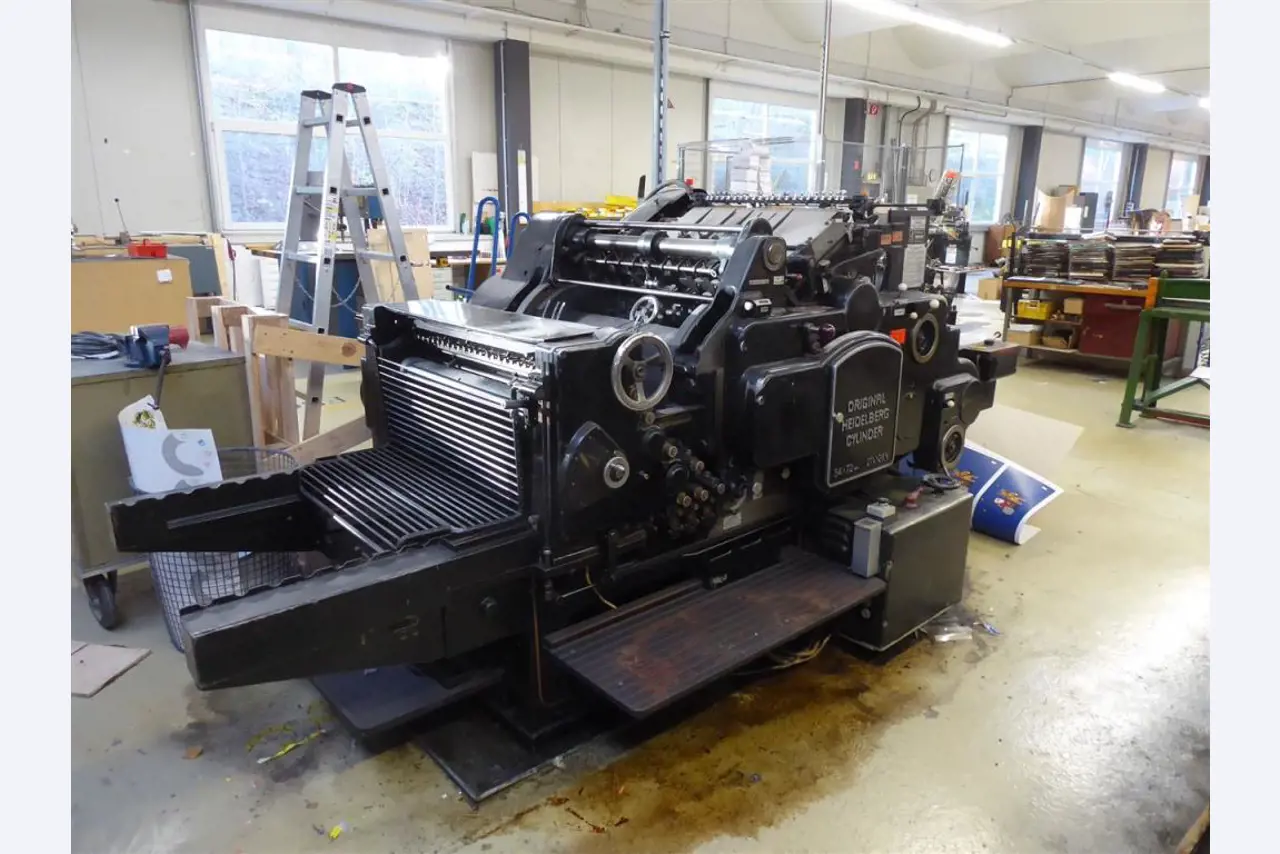 Tiskanje prikazovalnikov, izdelava prikazovalnikov, nadaljnja obdelava kartonske embalaže-3