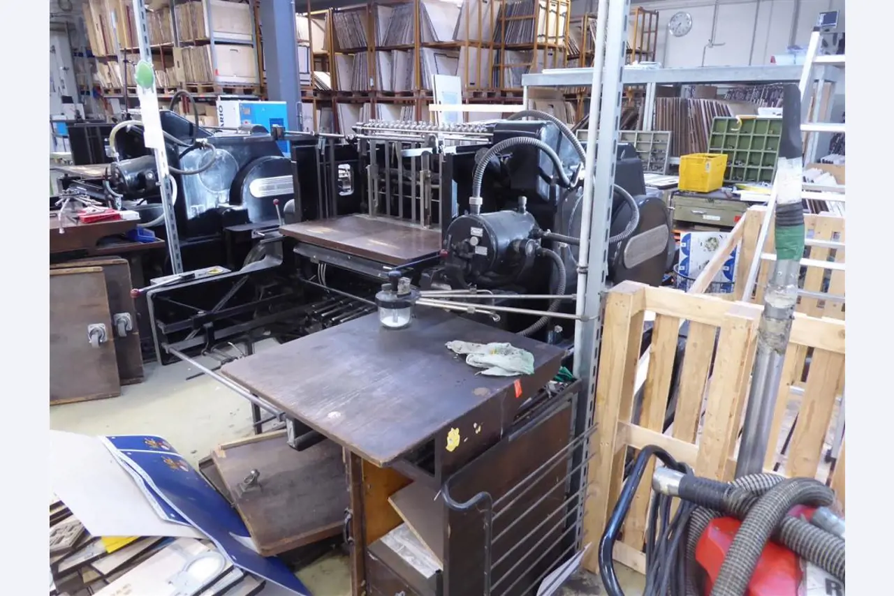 Tiskanje prikazovalnikov, izdelava prikazovalnikov, nadaljnja obdelava kartonske embalaže-5