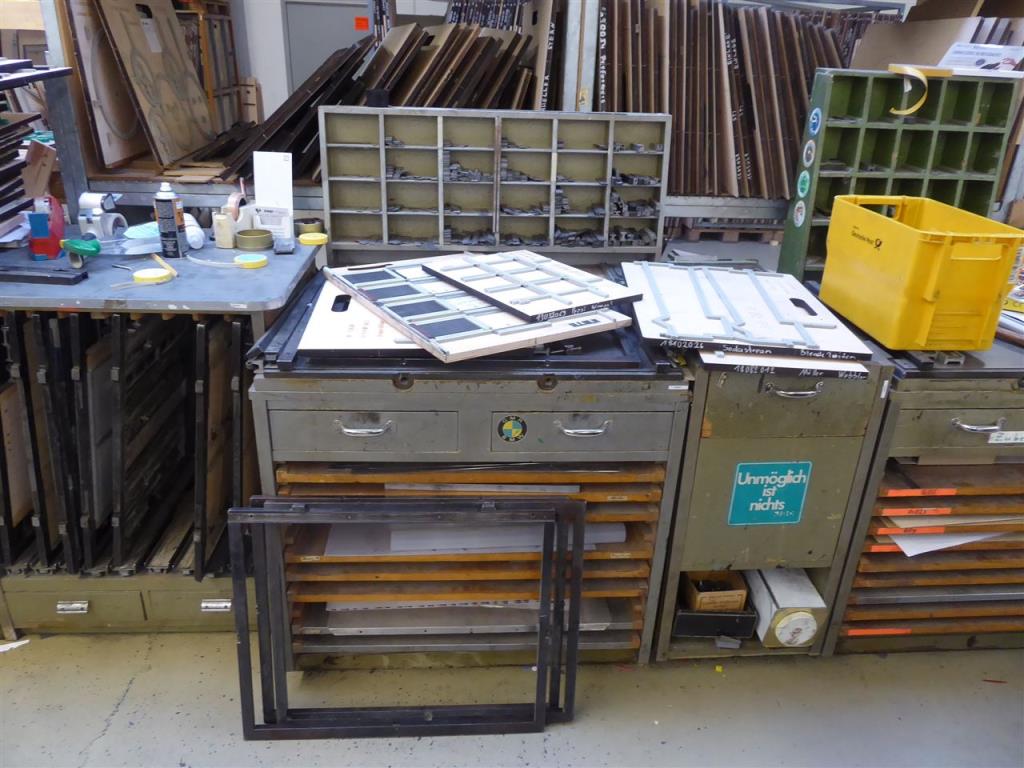 Impresión de expositores, producción de expositores, tratamiento posterior de envases de cartón-10