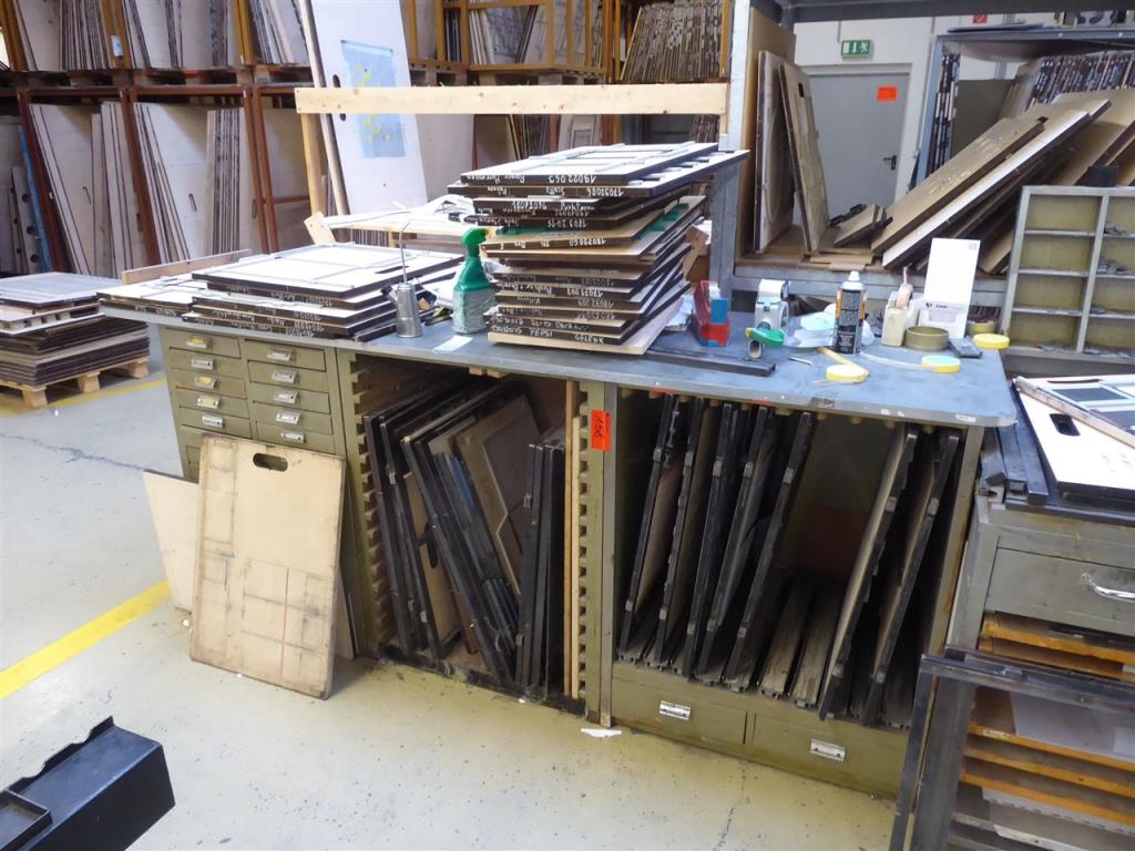 Impresión de expositores, producción de expositores, tratamiento posterior de envases de cartón-11