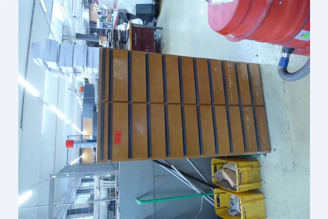 Display printing, display production, further processing of cardboard-3